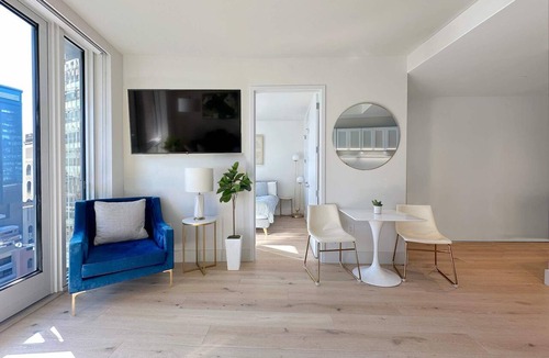 Alphabet City Apartment | Luxury 1BR - Balcony- Elevator - Gym - Lounge -Rooftop -In Unit Laundry - Manhattan