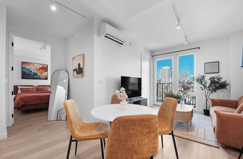 Greenpoint Apartment | Luxury 2 bedroom-2 bath with private roof deck.