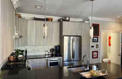 The Heights Condo | Luxury 3-bedroom condo in charming Jersey City with private deck and NYC views