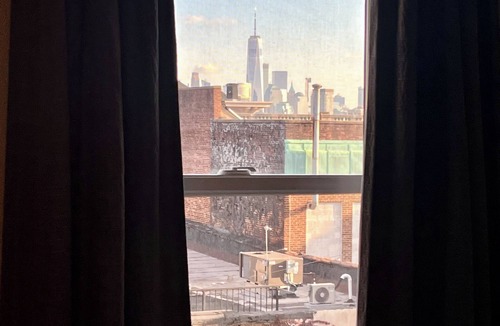 The Heights Condo | Luxury 3-bedroom condo in charming Jersey City with private deck and NYC views