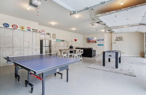 Osage Beach House | Luxury 5 Star, Pool, Pickleball, Hot Tub, Man Cave!