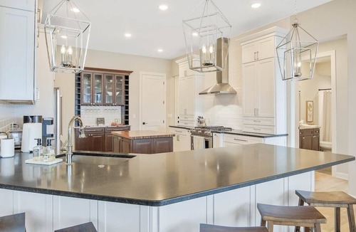 Osage Beach House | Luxury 5 Star, Pool, Pickleball, Hot Tub, Man Cave!