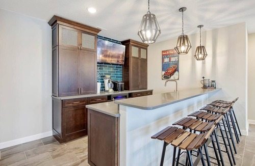Osage Beach House | Luxury 5 Star, Pool, Pickleball, Hot Tub, Man Cave!