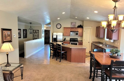 West Valley City House | Luxury Executive Duplex Main Level, Huge Master, Large Kitchen