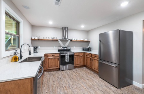 Steelville House | Luxury Home overlooking Meramec River w Game Room, Private River Access