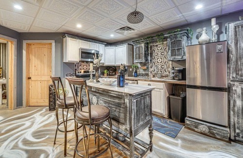 Broken Bow Apartment | Luxury Spa Retreat :TUB for 2: UTV On-Site