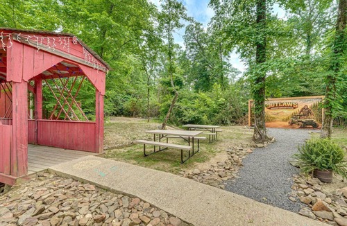 Broken Bow Apartment | Luxury Spa Retreat :TUB for 2: UTV On-Site