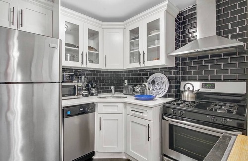 Bedford-Stuyvesant House | Luxury Space, Near Subway, Perfect for Work/Play!