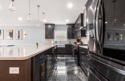 West Side House | Luxury Spacious 4BR Sleeps 12 Near NYC with High Tech Features