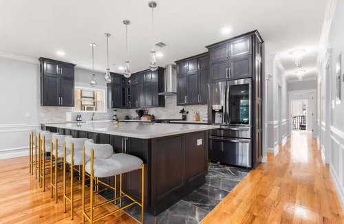 West Side House | Luxury Spacious 4BR Sleeps 12 Near NYC with High Tech Features