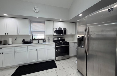 Guttenberg Apartment | Manhattan View, 20Min to NYC, Bus and Ferry at the Door, 4-bedroom apt with AC