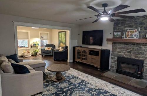 Richmond House | Maple Mountain Getaway