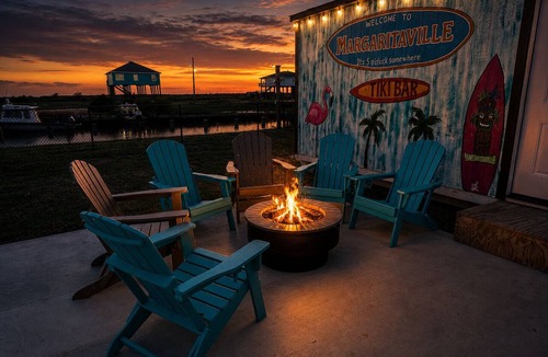 Port Bolivar House | Margaritaville Themed on the Canal – Beach Across the Street RV Gated-Retreat !