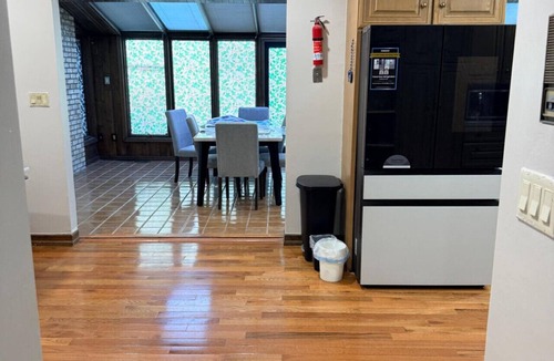 Constable Hook Apartment | Mega Mansion! 6BR-3.5BA | NYC | MetLife | Parking