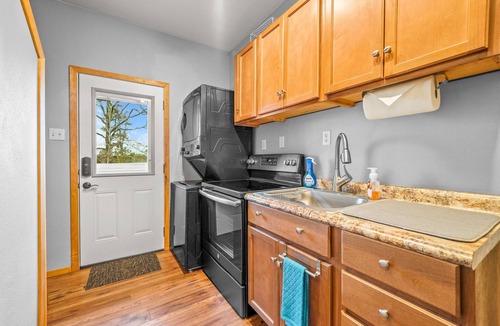 De Queen Apartment | Mel's Place
