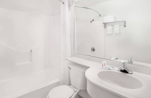 Broken Bow Hotel | Microtel Inn by Wyndham Broken Bow
