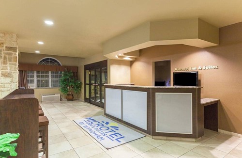 Searcy Hotel | Microtel Inn & Suites by Wyndham Searcy