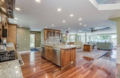 Alexandria Bay Villa | Millionaires Row - Edgewood Pointe