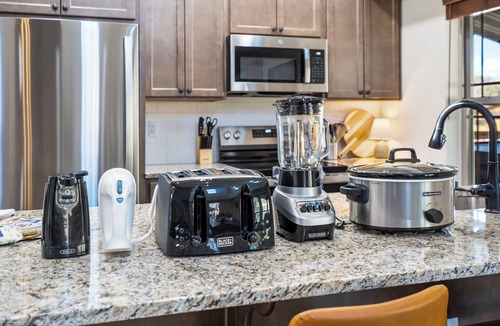 Branson Cabin | Minutes to Table Rock & Thunder Ridge: Private Hot Tub & Free Attraction Tickets