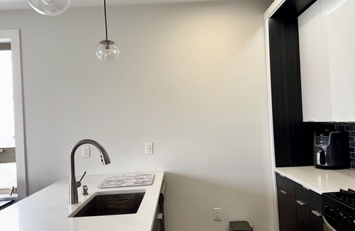 Guttenberg Condo | Modern 1-bedroom condo close to New York City