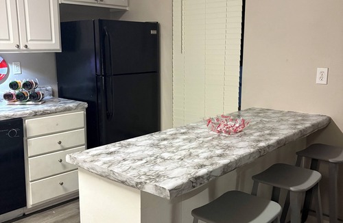 Tougaloo House | Modern 1-bedroom townhome