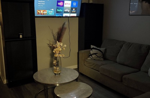 Tougaloo House | Modern 1-bedroom townhome
