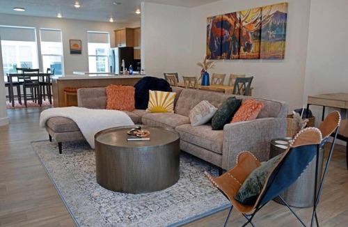 South Salt Lake House | Modern 3BR Retreat Mtn Views & Garage Parking