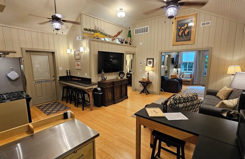 Springville Cottage | Modern Chef's Cottage + Fishing & Trails