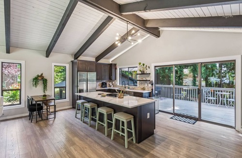 Lake Stevens House | Modern Forest Escape, Near Lake Stevens & Hikes