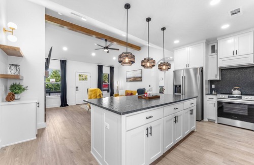 Beaver Shores House | Modern Getaway | Walk to Beaver Lake + Hot Tub