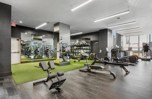Historic Downtown Apartment | Modern Loft 15 Min from NYC with City View & Pool