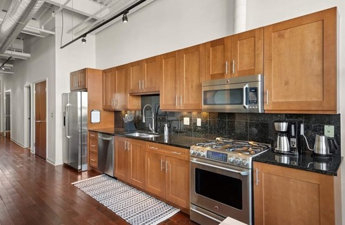 Basalt Condo | Modern Loft with A/C, Gym, Deck & Walkable Willits Town Center Access