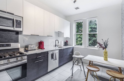 McGinley Square Apartment | Modern Updated Spacious 3BR/2BA 10 min to PATH to NYC & Pet Friendly