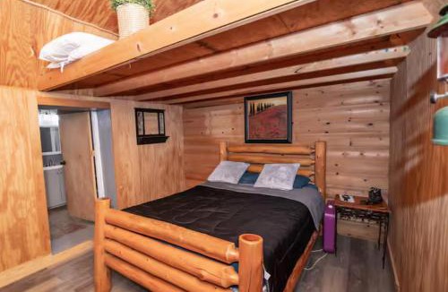 Mc Caskill Other | Montana Cabin at Crater Diamonds
