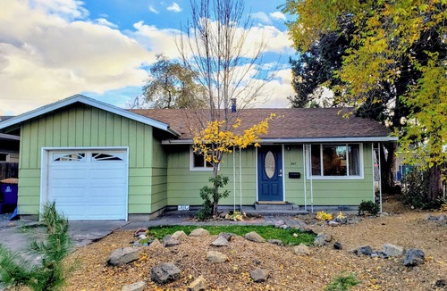 Orchard District House | Monthly Pet-Friendly Midtown House, fast WiFi, A/C