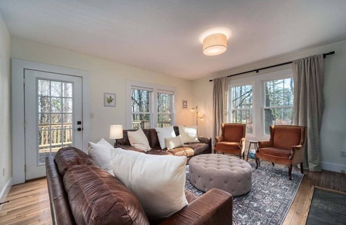 Brevard House | Monthly Rental 5 Minutes to Downtown!
