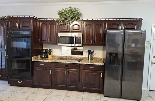 Southaven House | MONTHLY STAYS-Breathtaking 8 BR Retreat with Private Pool, Lake View, & Backyard