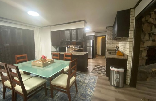 Ellendale House | Monthly Stays- Luxurious 9 BR + Extra Space Beds with Pool-Lounge Bar
