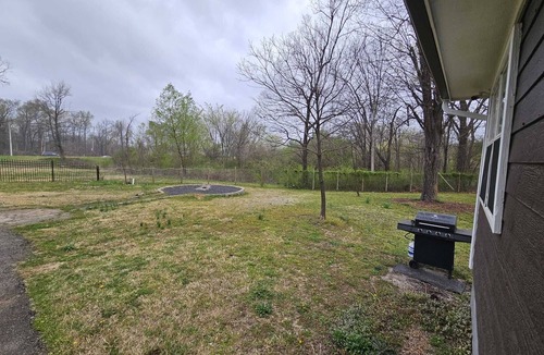 Raleigh House | MONTHLY STAYS-Private 7BR Secluded Compound-Spacious Retreat w/Abundant Parking