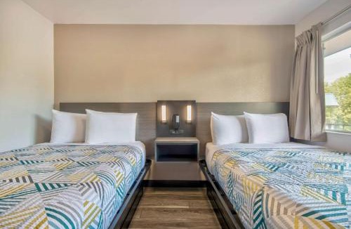 Russellville Hotel | Motel 6-Russellville, AR