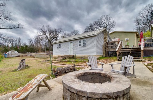 Mountain Home House | Mountain Home Cabin w/Fire Pit < 1 Mi to Lake!
