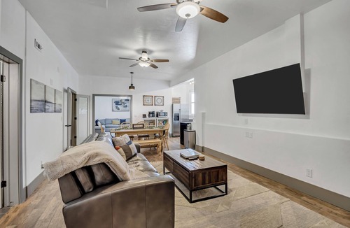 Bountiful House | Mountain View Retreat: 2 BR/2 BA Spacious & Cozy!
