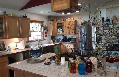 Marshall House | Mountain Views, Rocking Chairs on the Porch, Families and Couples 2 Options.