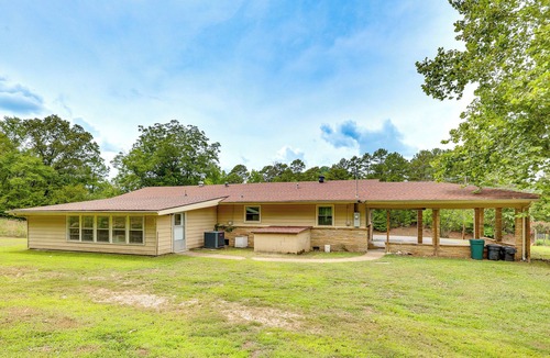 Mount Ida House | Mt Ida Home w/Patio: 11 Mi to Lake Ouachita!