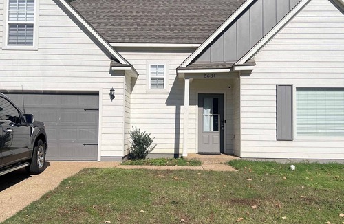 Ellendale House | Near Downtown, Shelby Farms Park - Crievewood Cove