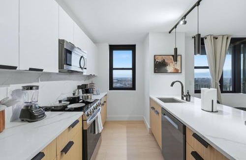 Newark Apartment | Near MetLife & NYC Spacious 2BR Apt 12
