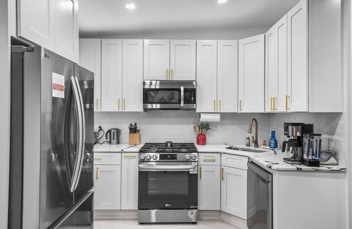 Hoboken Apartment | NEW 2BR/2Bath, 4Beds, 10 Min to NYC, Sleeps 6