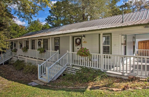 Jefferson Cottage | *NEW* Adorable French Country Cottage w/Free Bikes