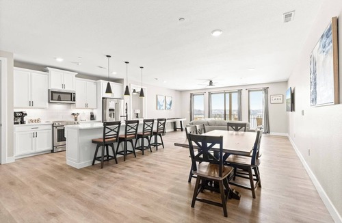Village of Four Seasons Condo | NEW LUX Lakefront Condo w/Pool, SPA, BBQ, GYM
