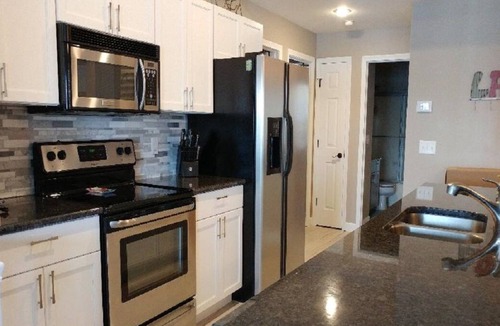 Lakeland Condo | Newly Remodeled -Beautifully Decorated - Spacious Water Front 4 Bdrm & 4 Bath